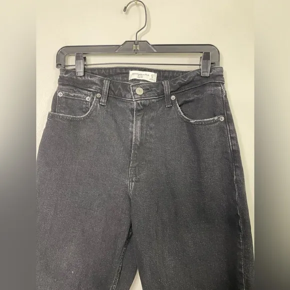 Abercrombie &amp; Fitch Curve Love High Rise Mom Jeans Sz 27 4R in black distressed