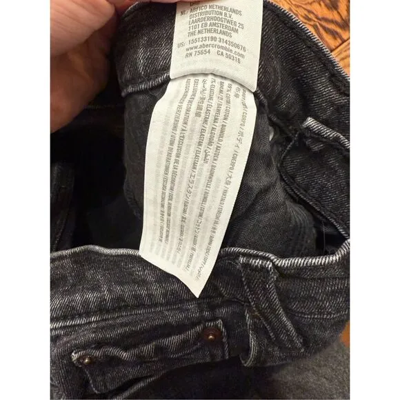Abercrombie &amp; Fitch Gray Distressed Ultra High-Rise Long Mom Jeans Size 27/4
