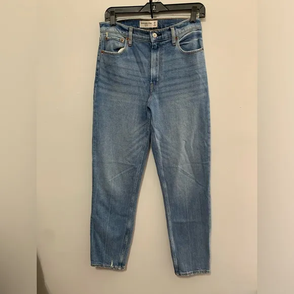 Abercrombie and Fitch the mom high rise jeans size 29/8R