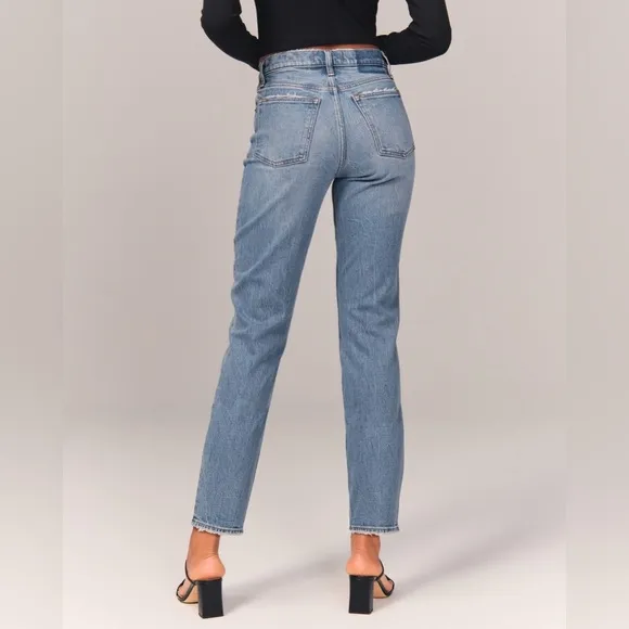 Abercrombie and Fitch the mom high rise jeans size 29/8R
