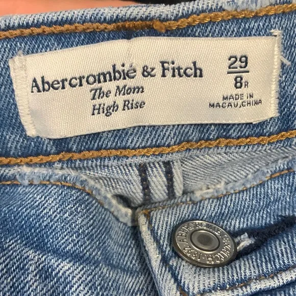 Abercrombie and Fitch the mom high rise jeans size 29/8R