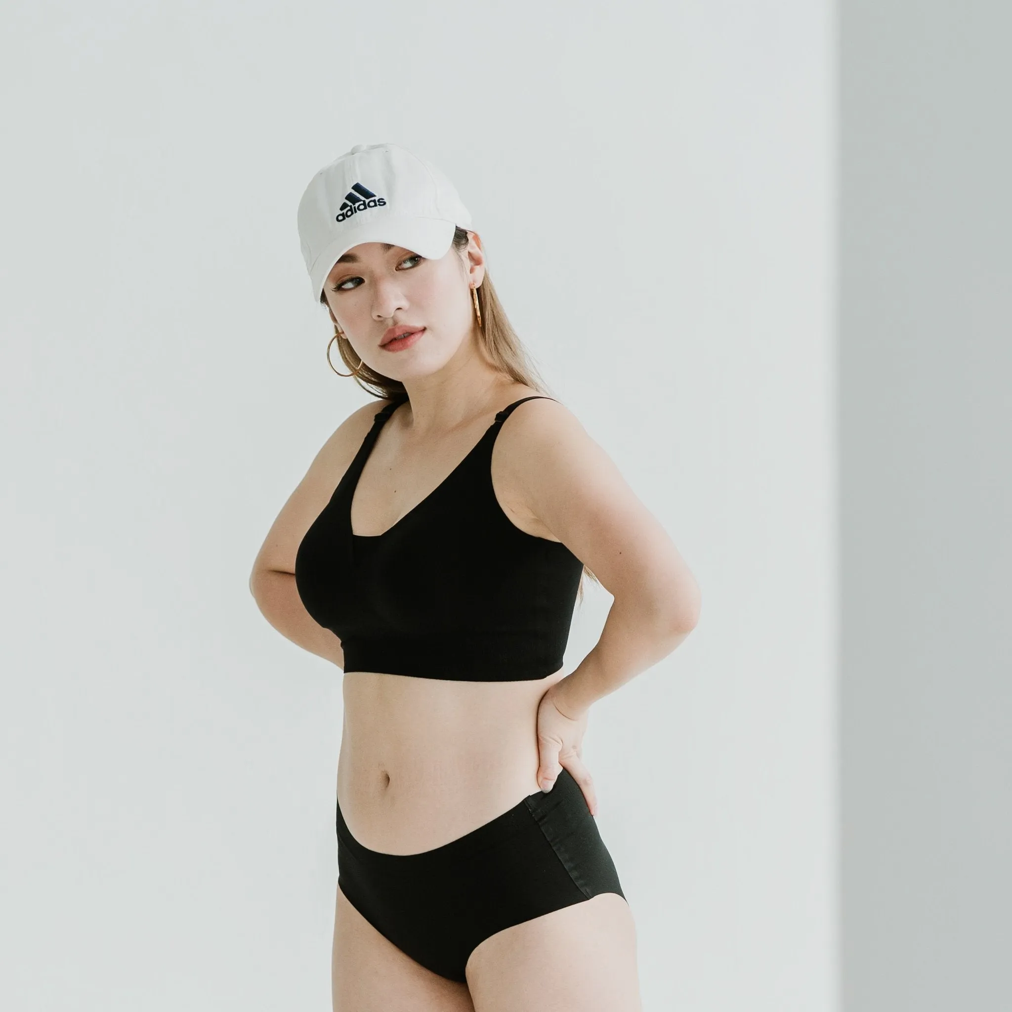 AIR-LEISURE Midi U-Back Seamless Bra in Black (Size XS only)