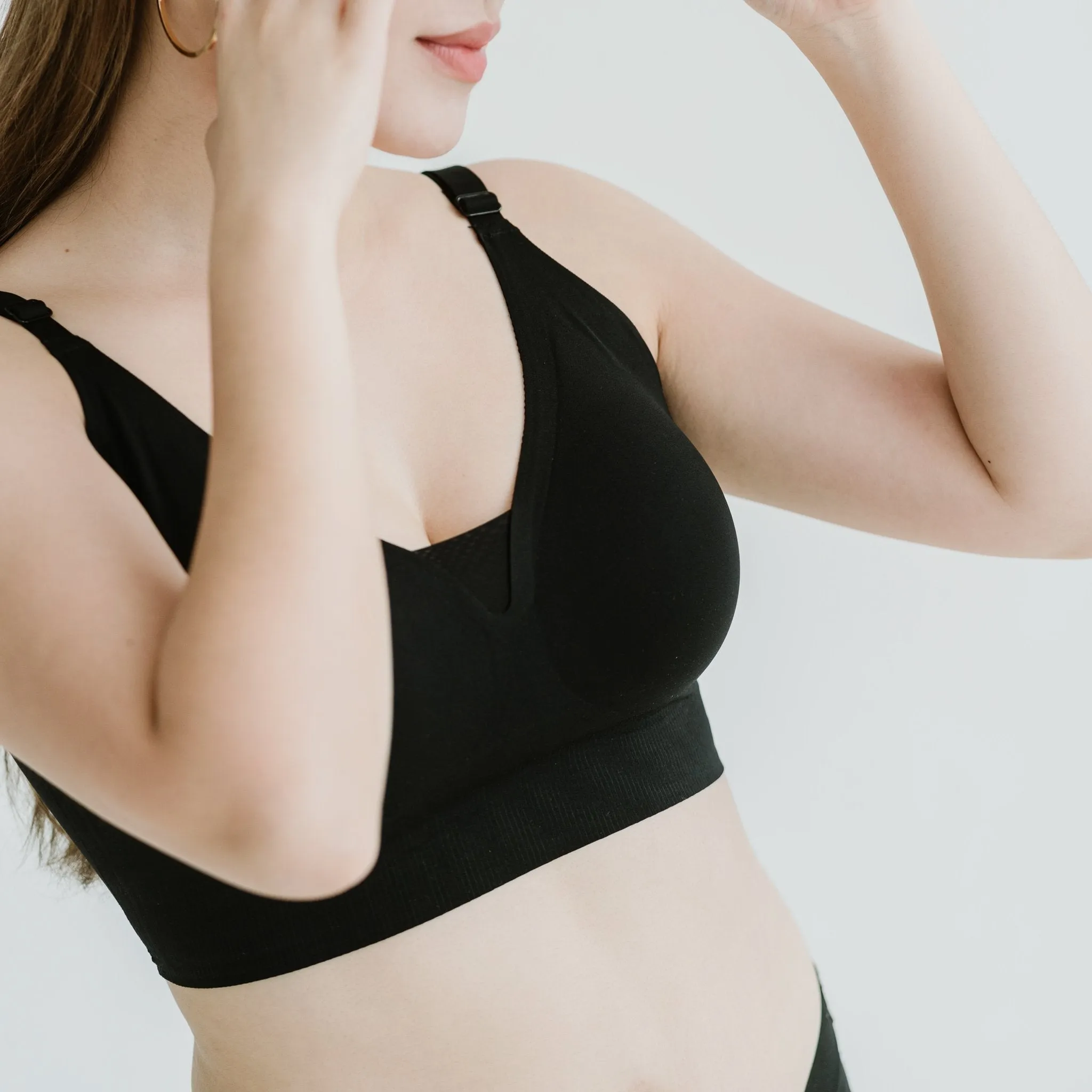 AIR-LEISURE Midi U-Back Seamless Bra in Black (Size XS only)