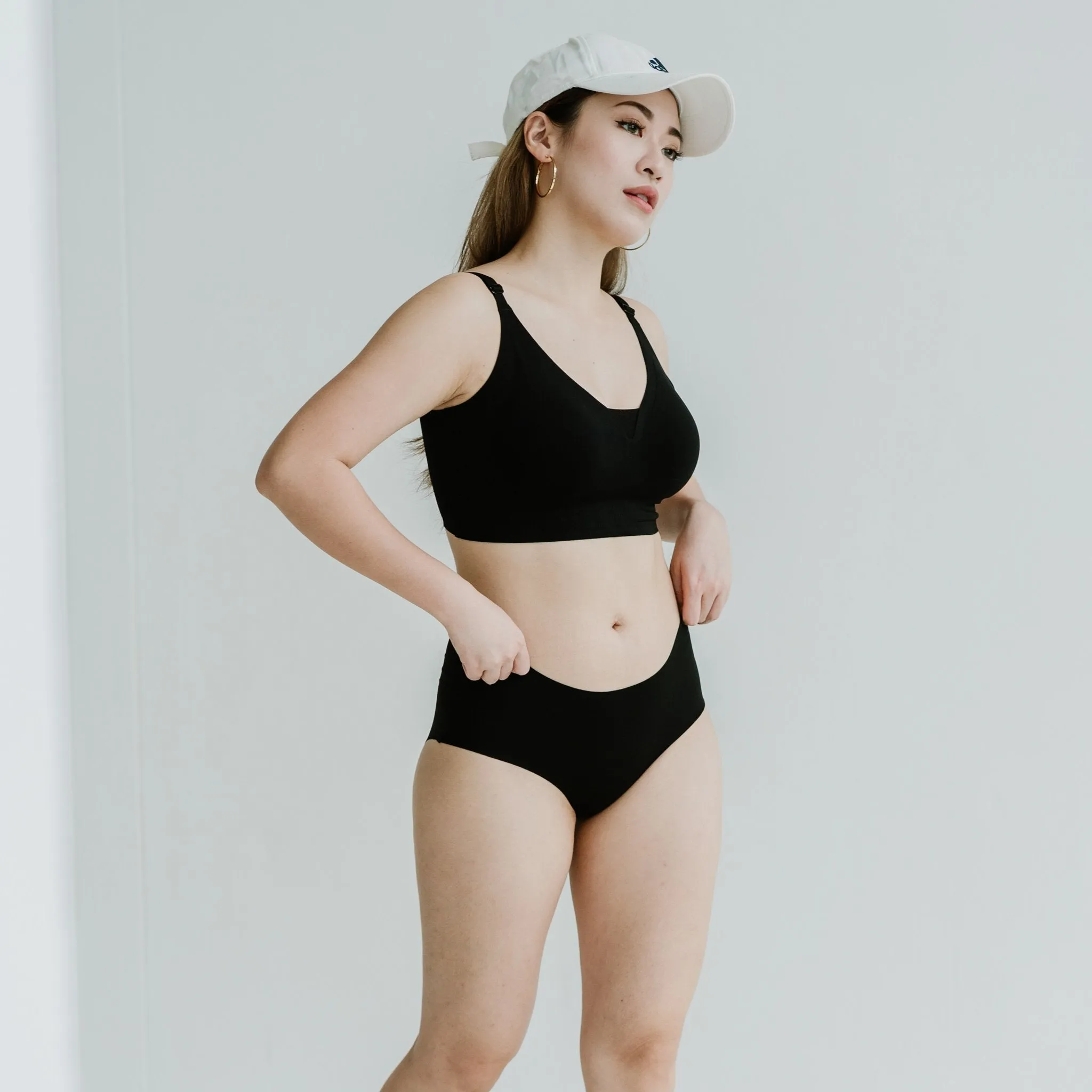 AIR-LEISURE Midi U-Back Seamless Bra in Black (Size XS only)