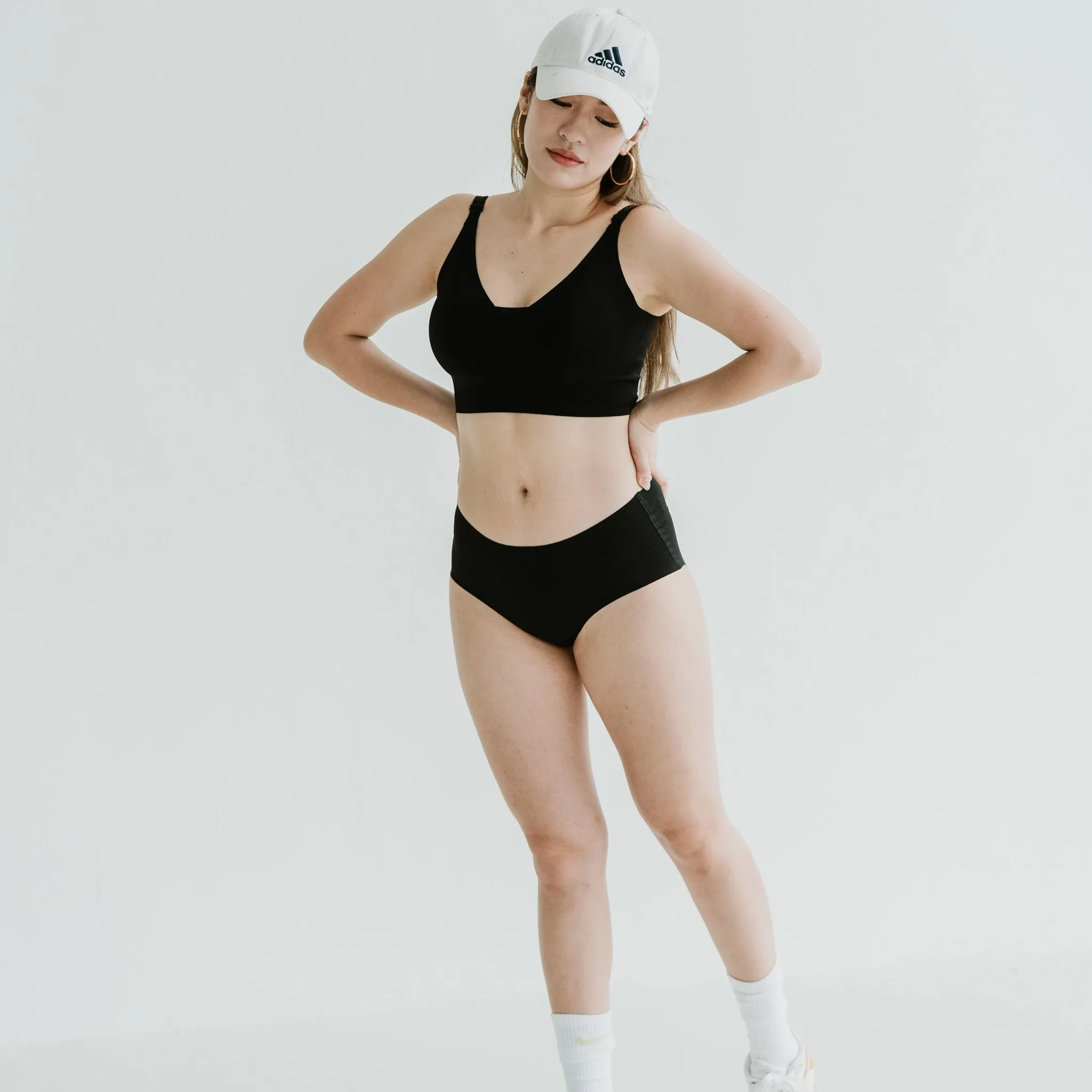 AIR-LEISURE Midi U-Back Seamless Bra in Black (Size XS only)
