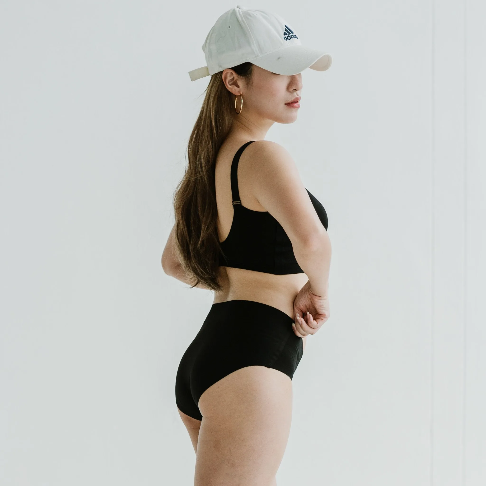AIR-LEISURE Midi U-Back Seamless Bra in Black (Size XS only)