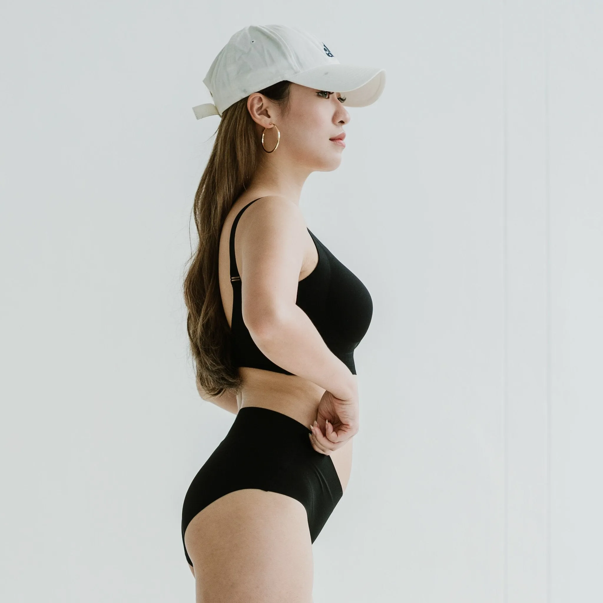 AIR-LEISURE Midi U-Back Seamless Bra in Black (Size XS only)