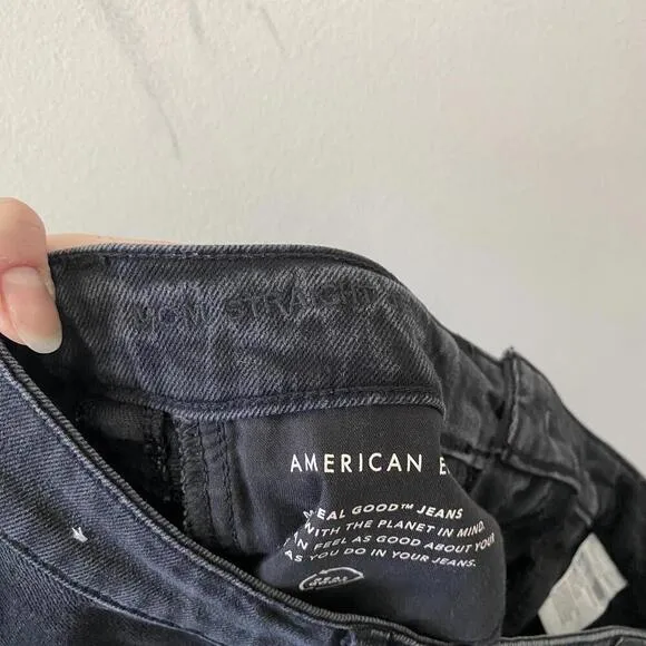 AMERICAN EAGLE black high rise busted knee mom jeans