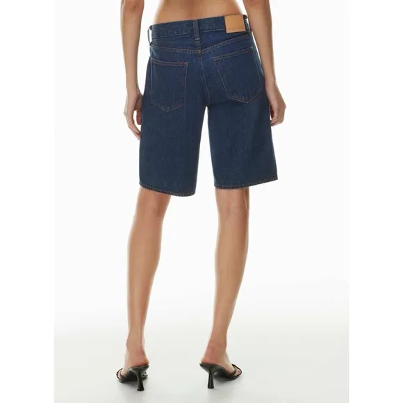 Aritzia Denim Forum Bermuda Shorts The '90s Cindy Medium Wash Size 28