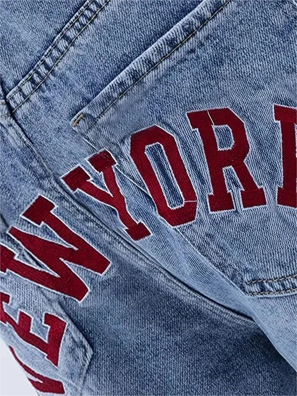 Baggy Boyfriend Jeans mit bestickten Rückenmotiv