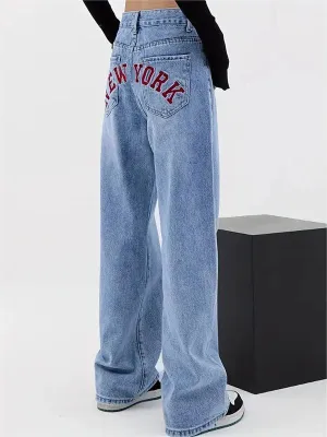 Baggy Boyfriend Jeans mit bestickten Rückenmotiv