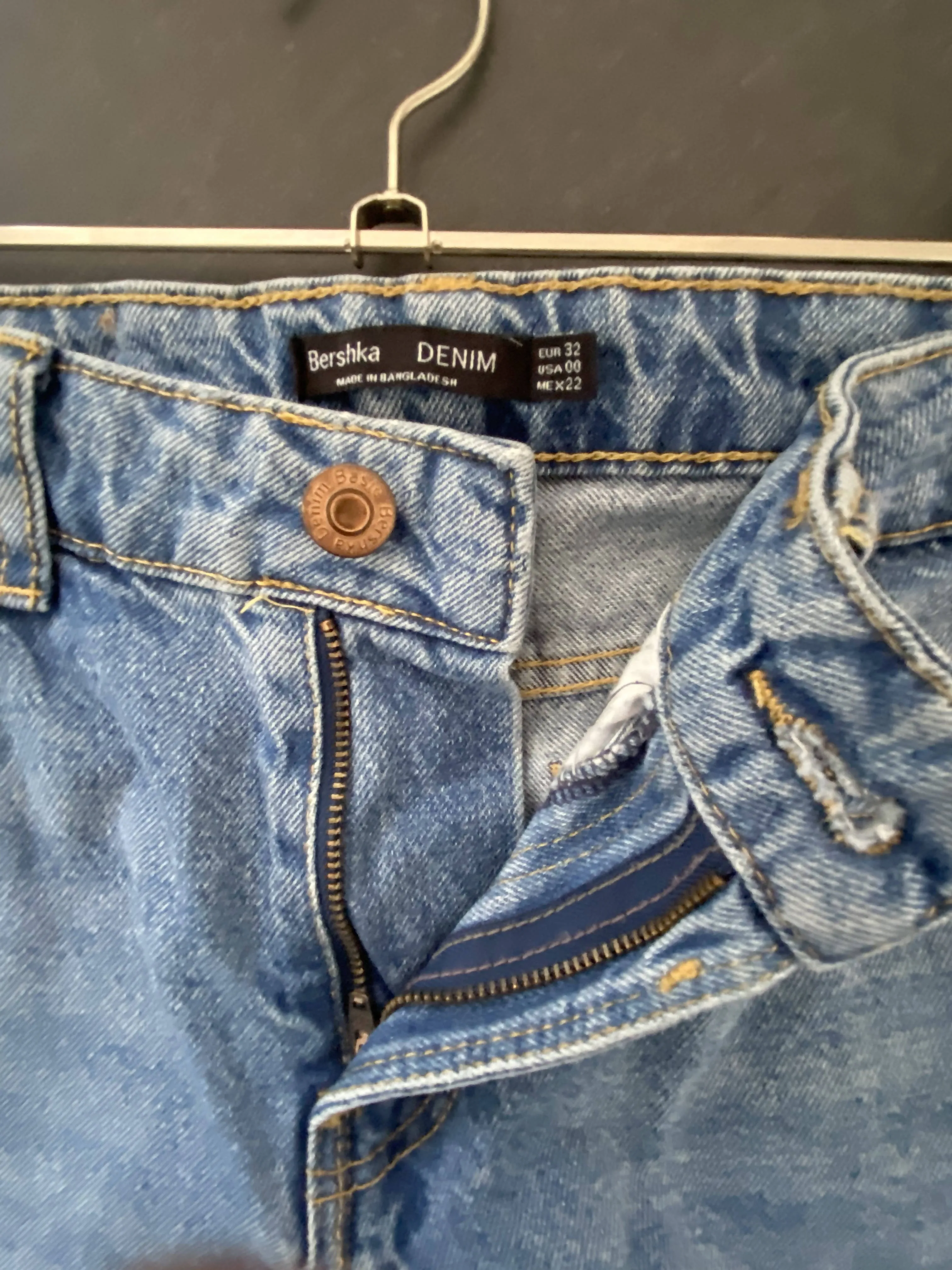 Bershka Mom Jeans Gr. 32