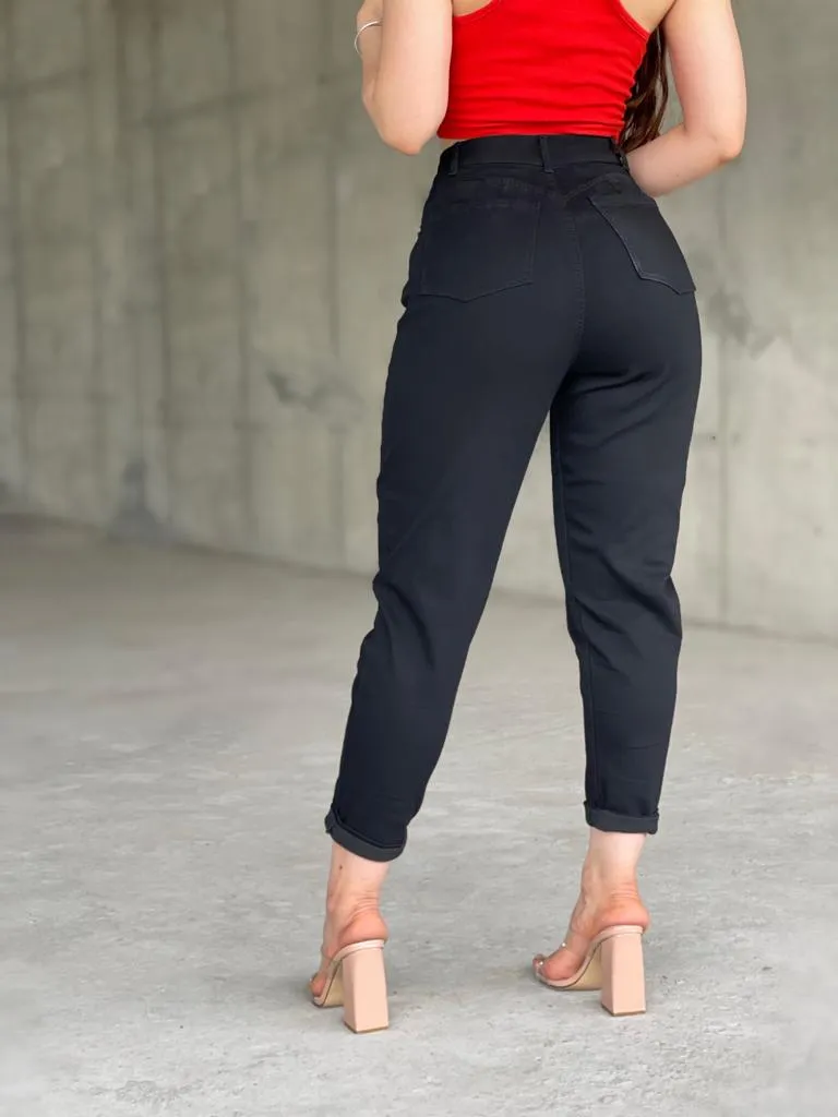 BLACK MOM JEANS