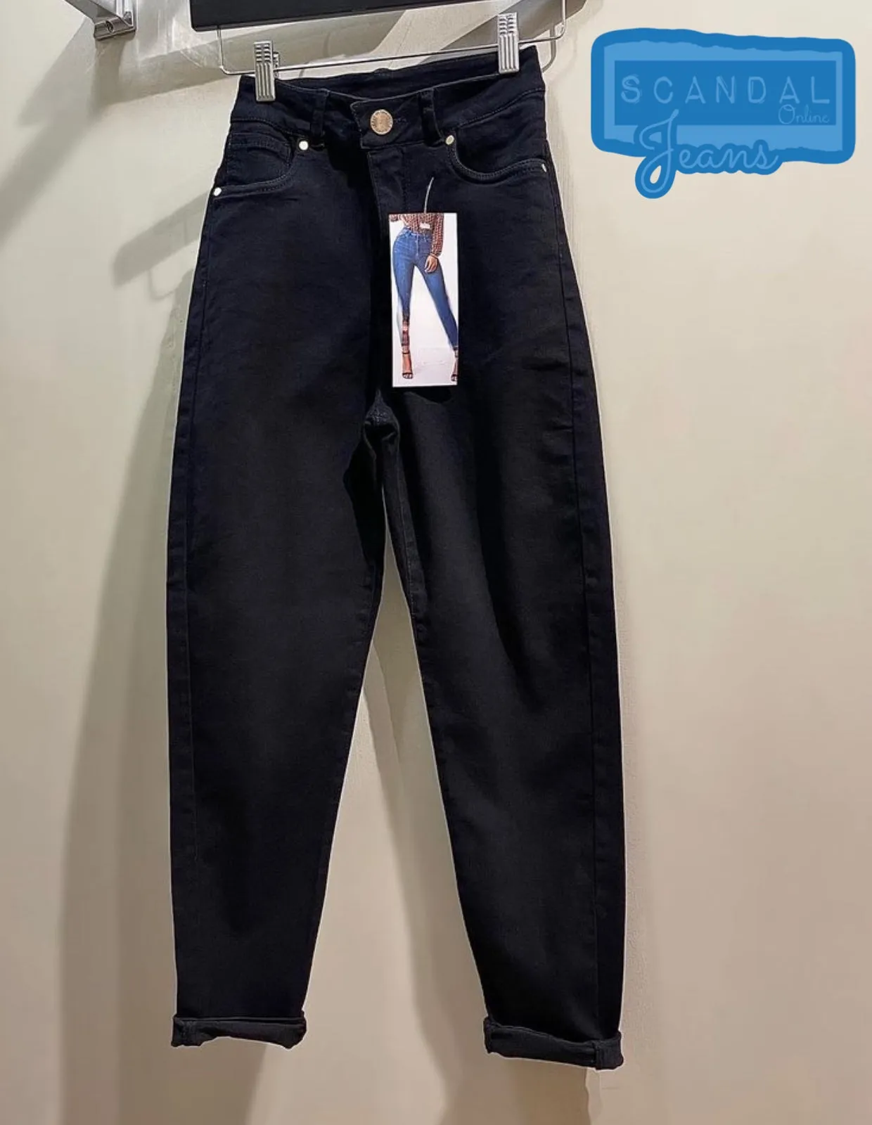 BLACK MOM JEANS