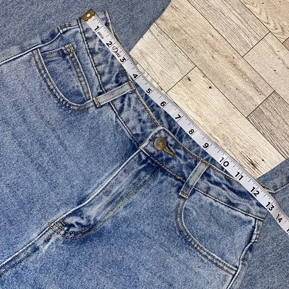 Bongo Forever 21 High Rise Tapered Leg Mom Jeans Size 26