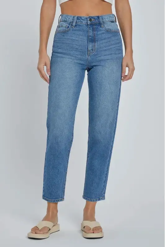 Cello Jeans High Rise Mom Jean Ankle Length – A Modern Take on a Classic Favorite