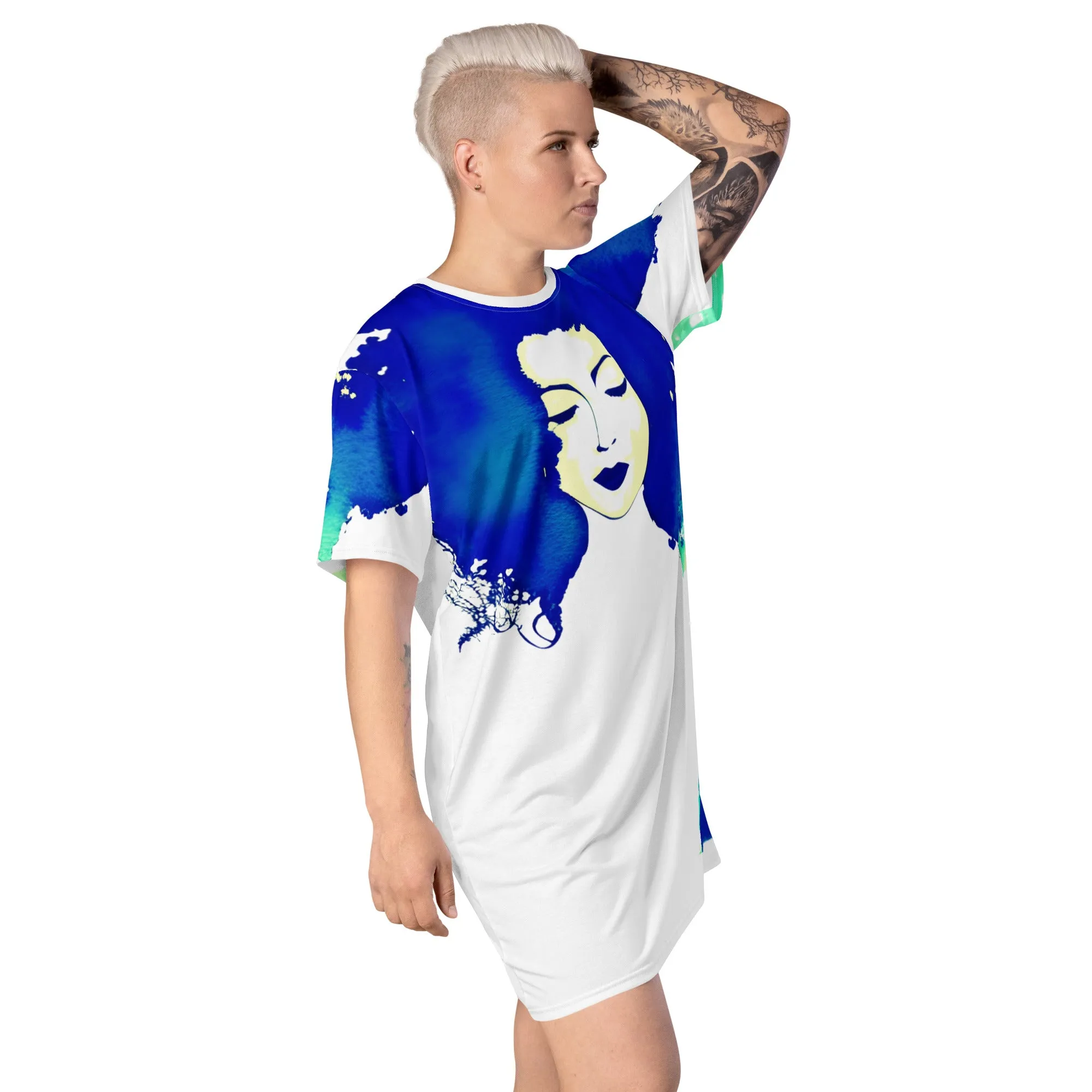 Chic Sapphire Style: Comfy T-Shirt Dress for Fashionable Women