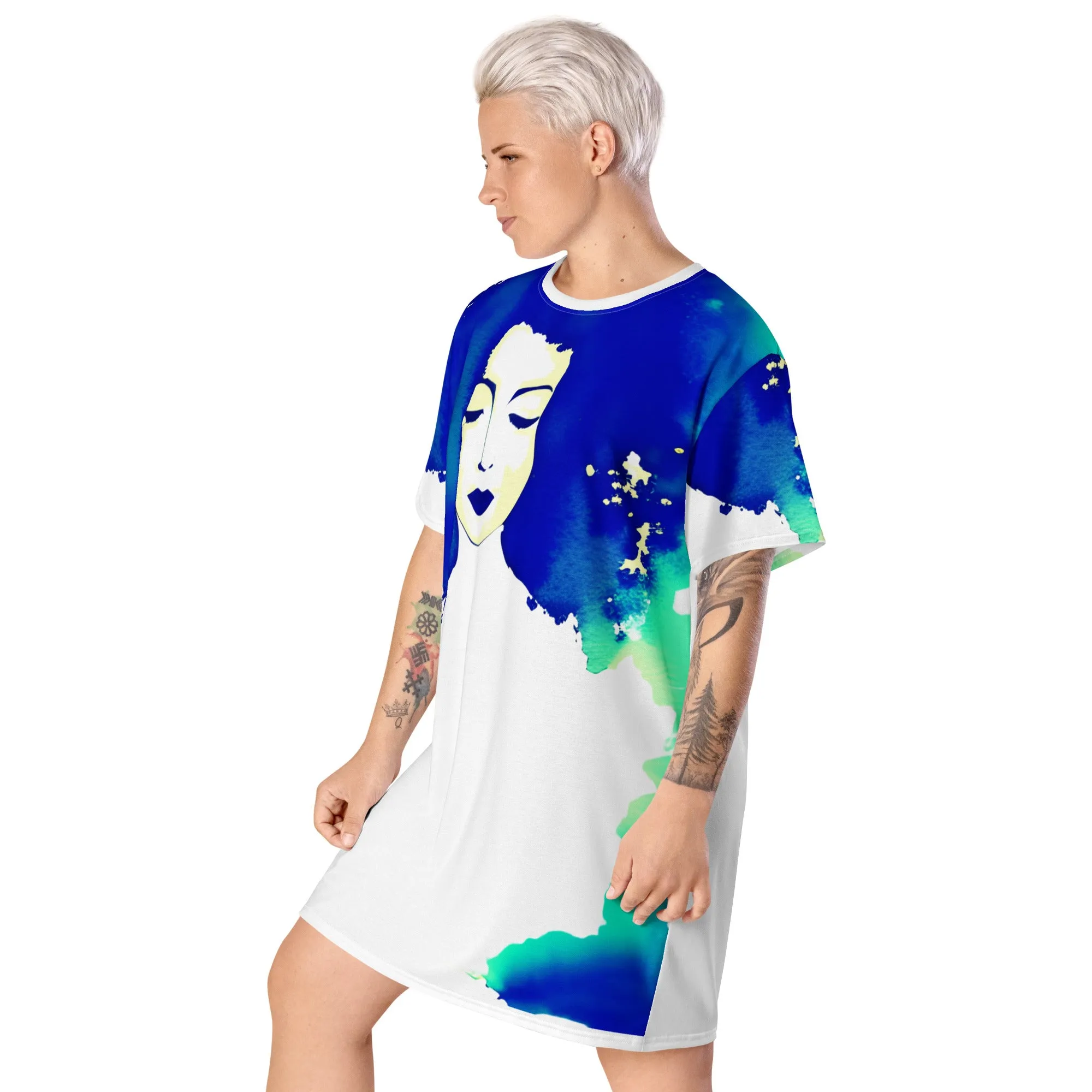 Chic Sapphire Style: Comfy T-Shirt Dress for Fashionable Women