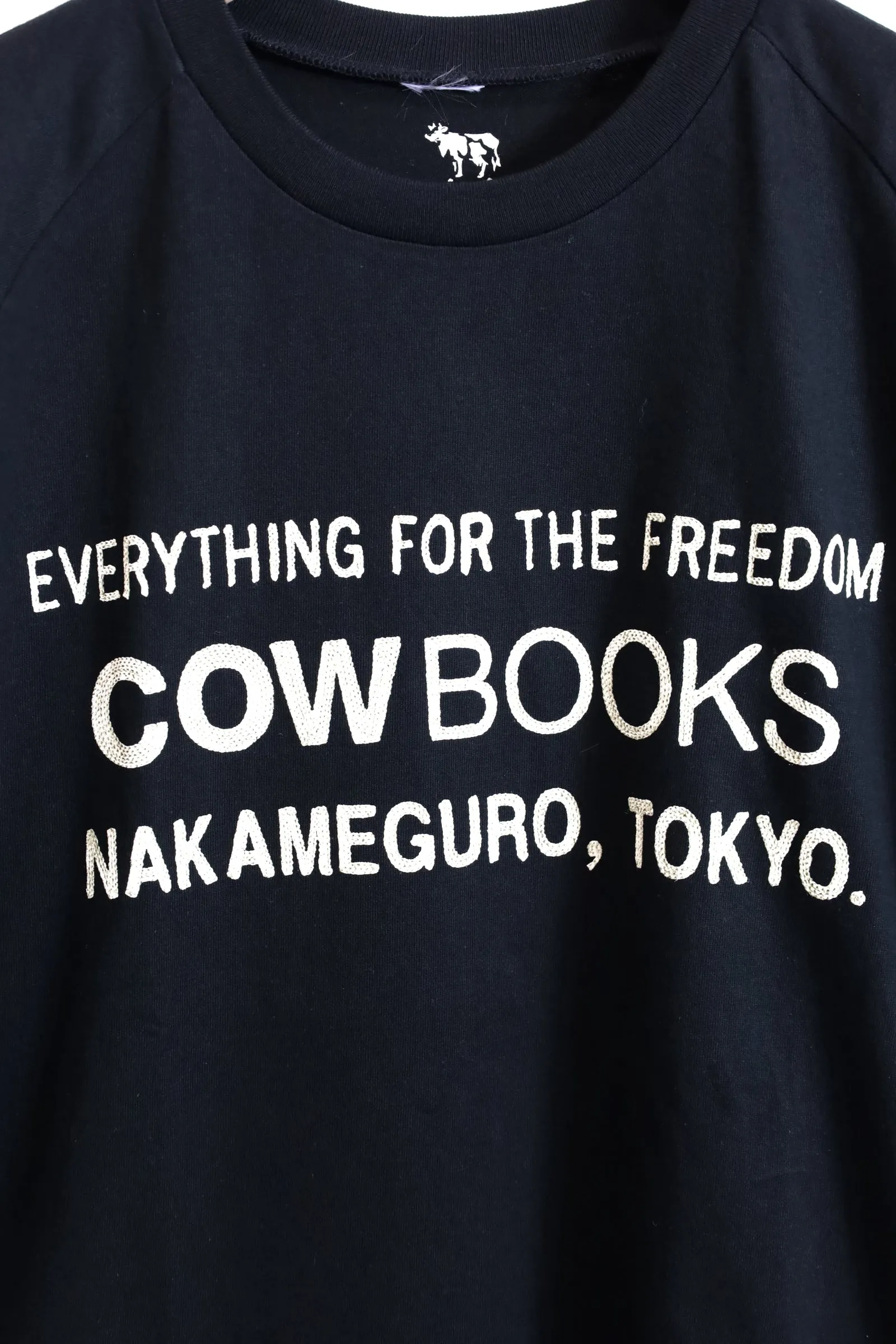 COW BOOKS / Raglan Sleeve T-shirt-Black×Ivory