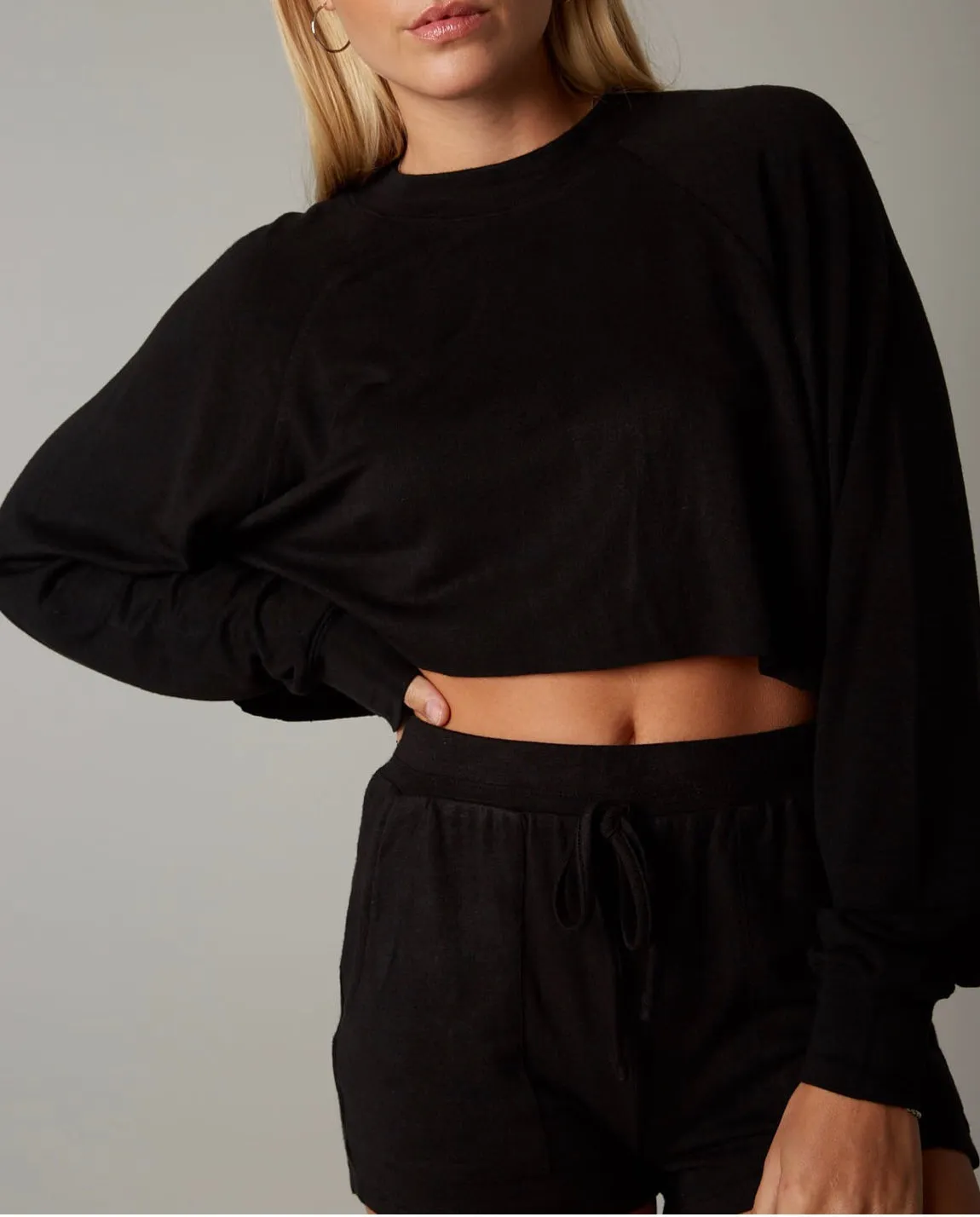 Crew Neck Raglan Sleeve Raw Hem Crop Top