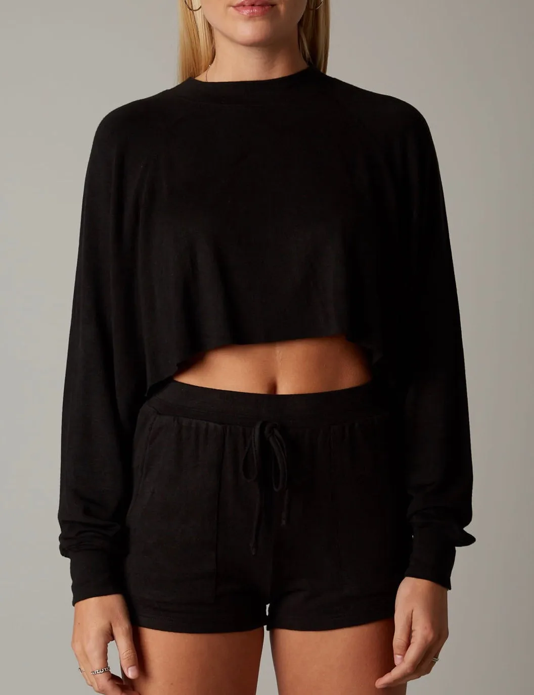 Crew Neck Raglan Sleeve Raw Hem Crop Top