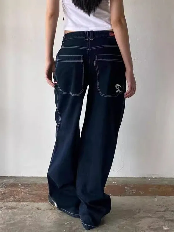 Einfarbige Vintage Jeans mit Taschenstickerei im Boyfriend Schnitt