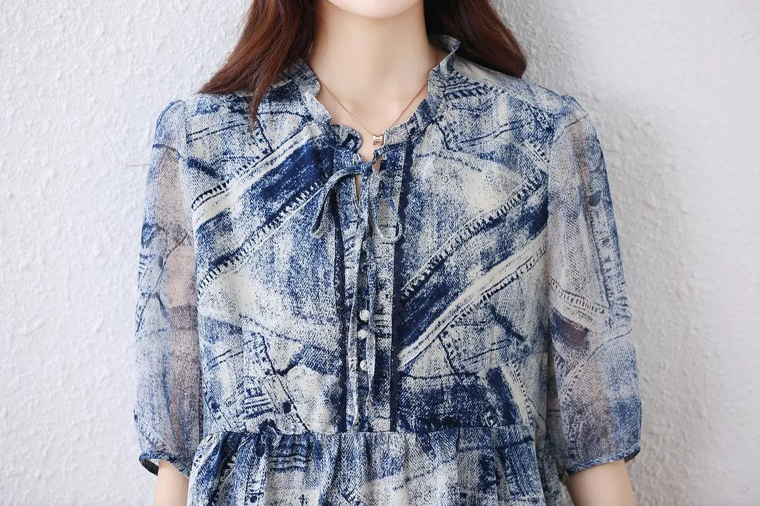 Elegant Women's Blouse with Ruffle Neckline and Loose-fit Design