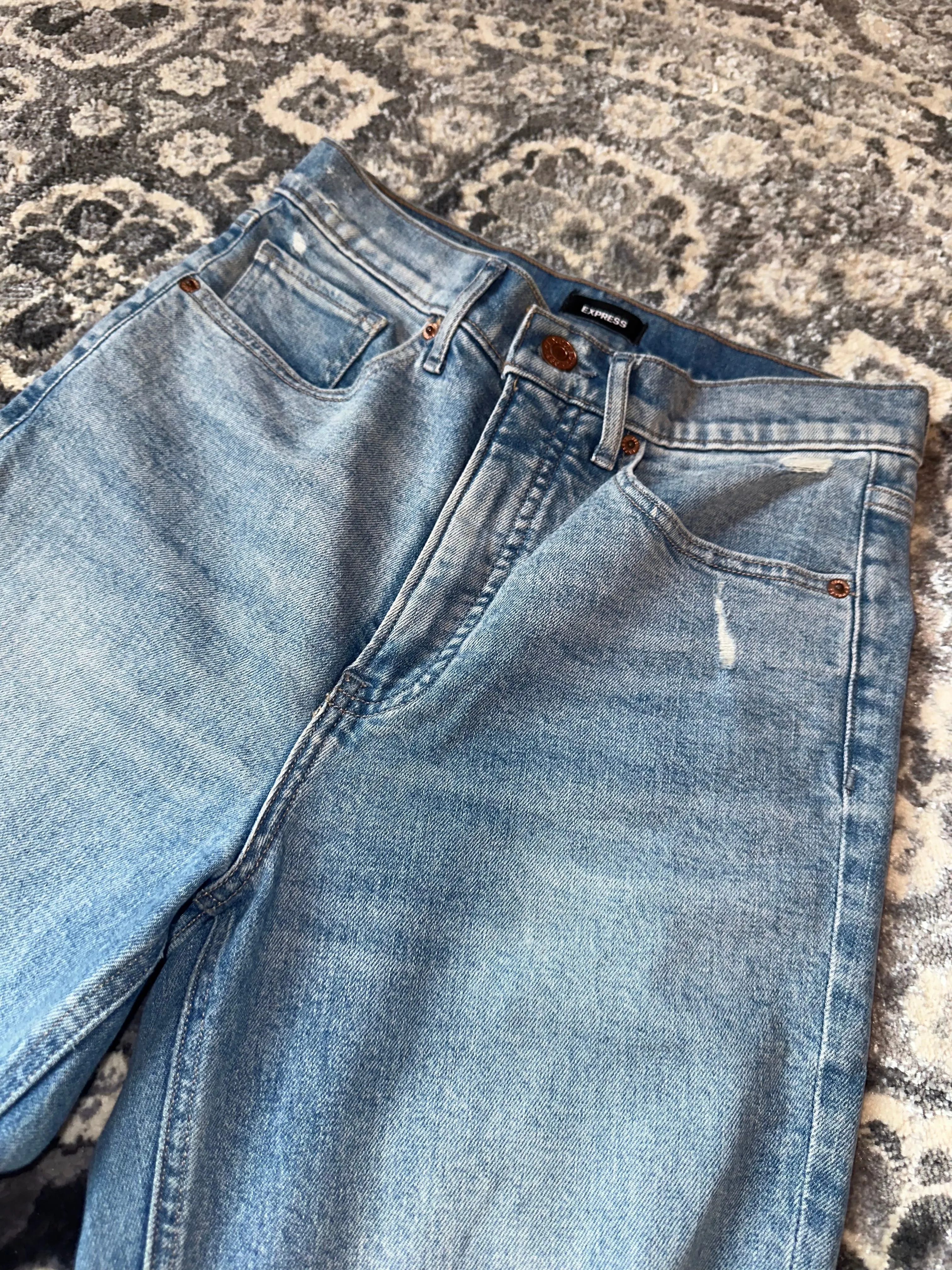 Express (4) Light Wash Distressed Super High Rise Mom Jean