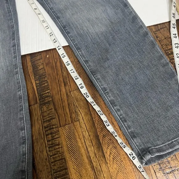 J. Jill The Boyfriend Jeans Galaxy Wash Grey size 8 P
