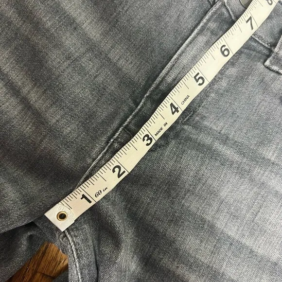 J. Jill The Boyfriend Jeans Galaxy Wash Grey size 8 P