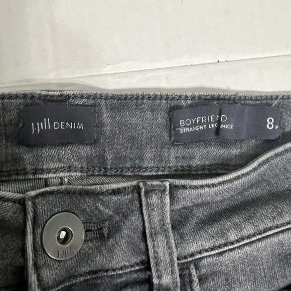 J. Jill The Boyfriend Jeans Galaxy Wash Grey size 8 P