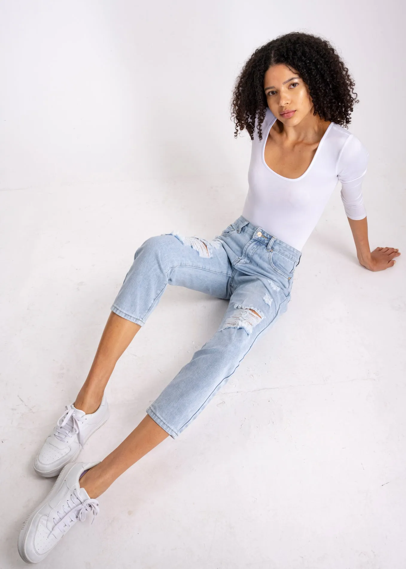Jeans mom cintura alta destrucción