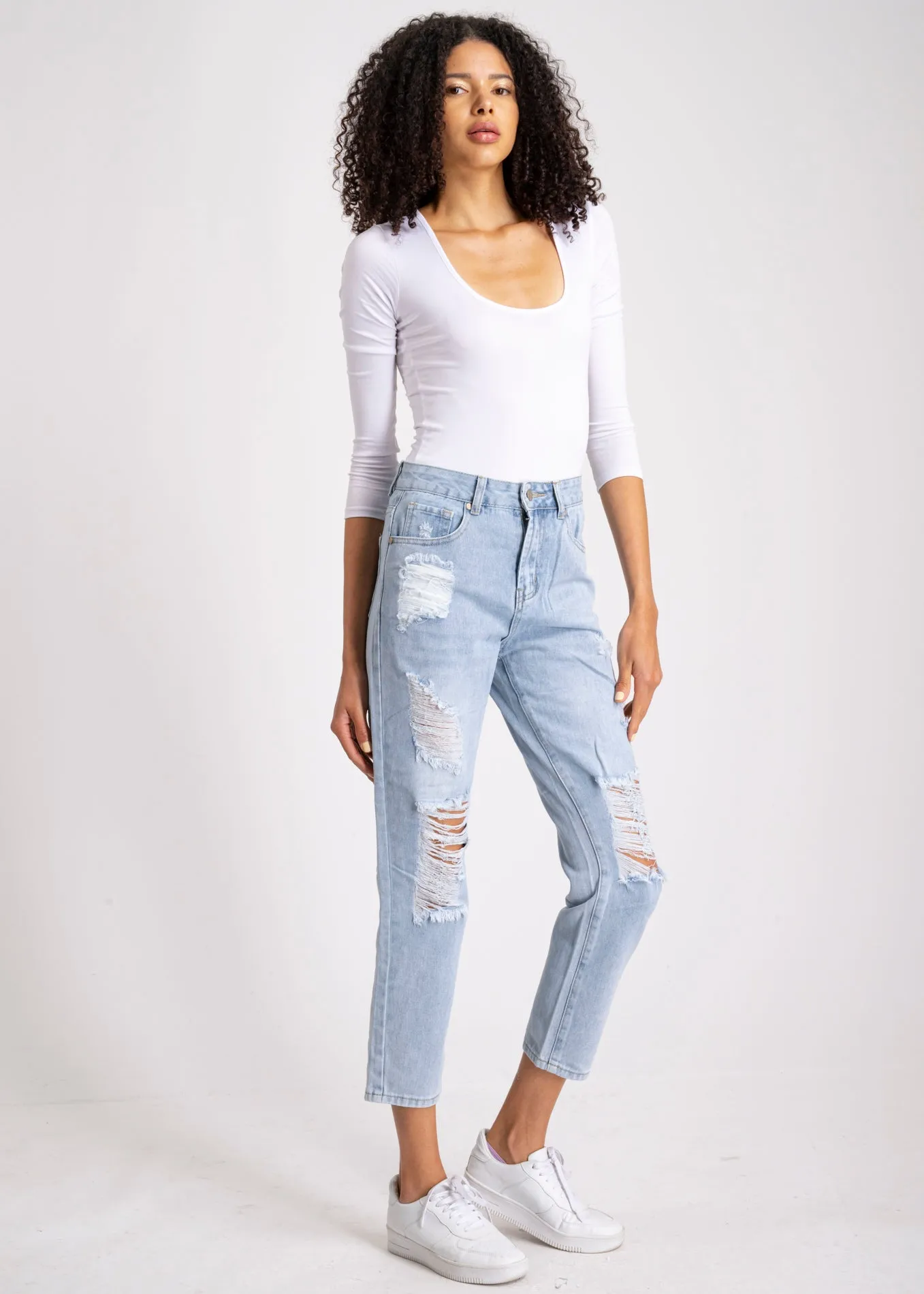 Jeans mom cintura alta destrucción
