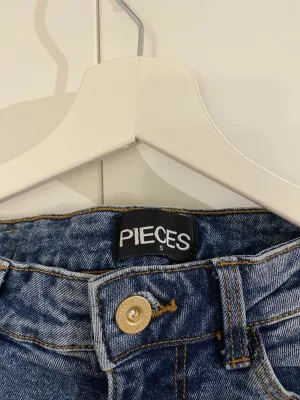 Jeans von Pieces