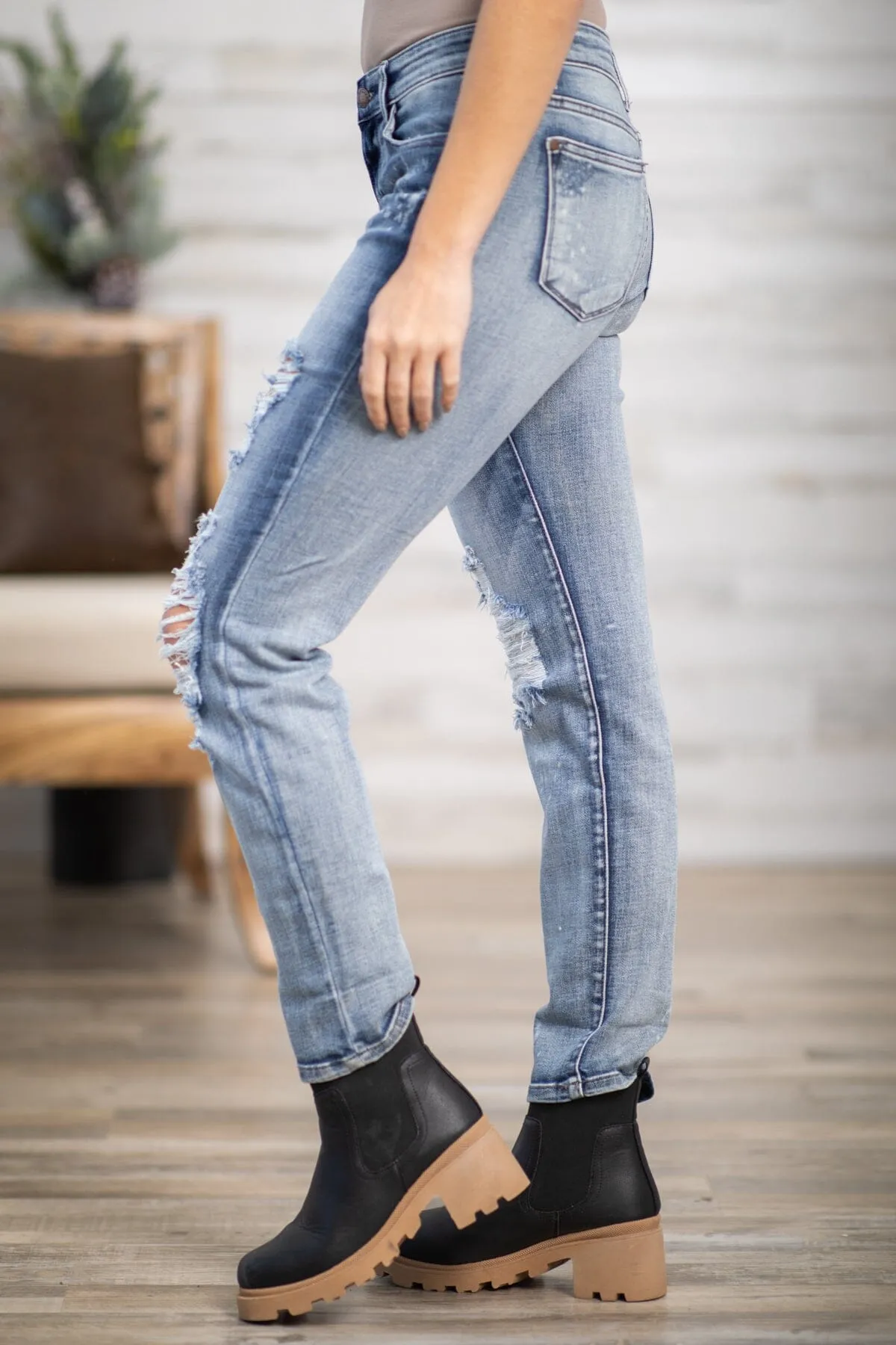 Judy Blue Bleached Distressed Boyfriend Jeans