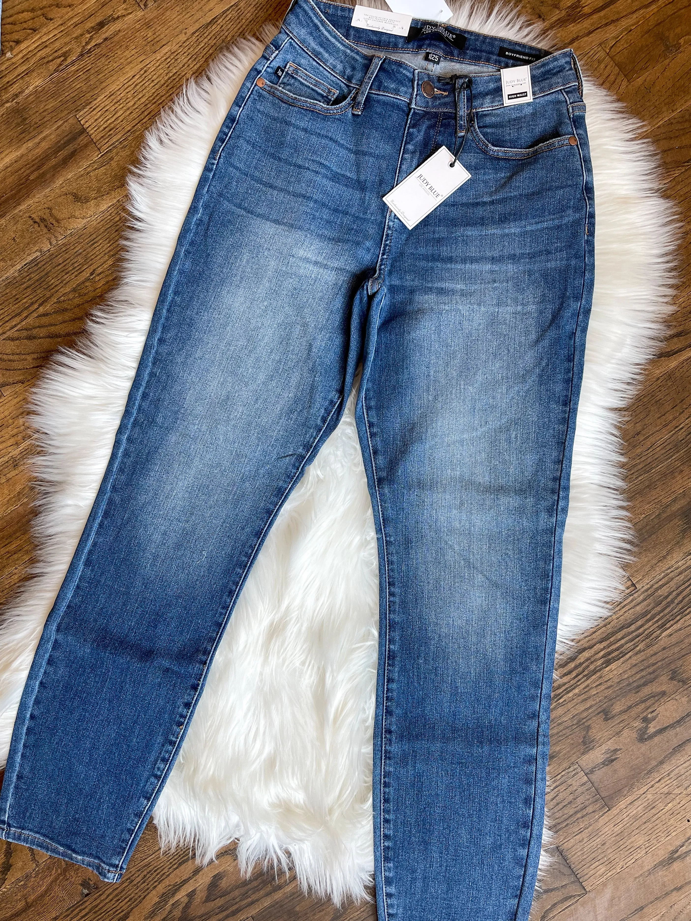 Judy Blue || Fallon High Waist Non-Distressed Boyfriend Jean