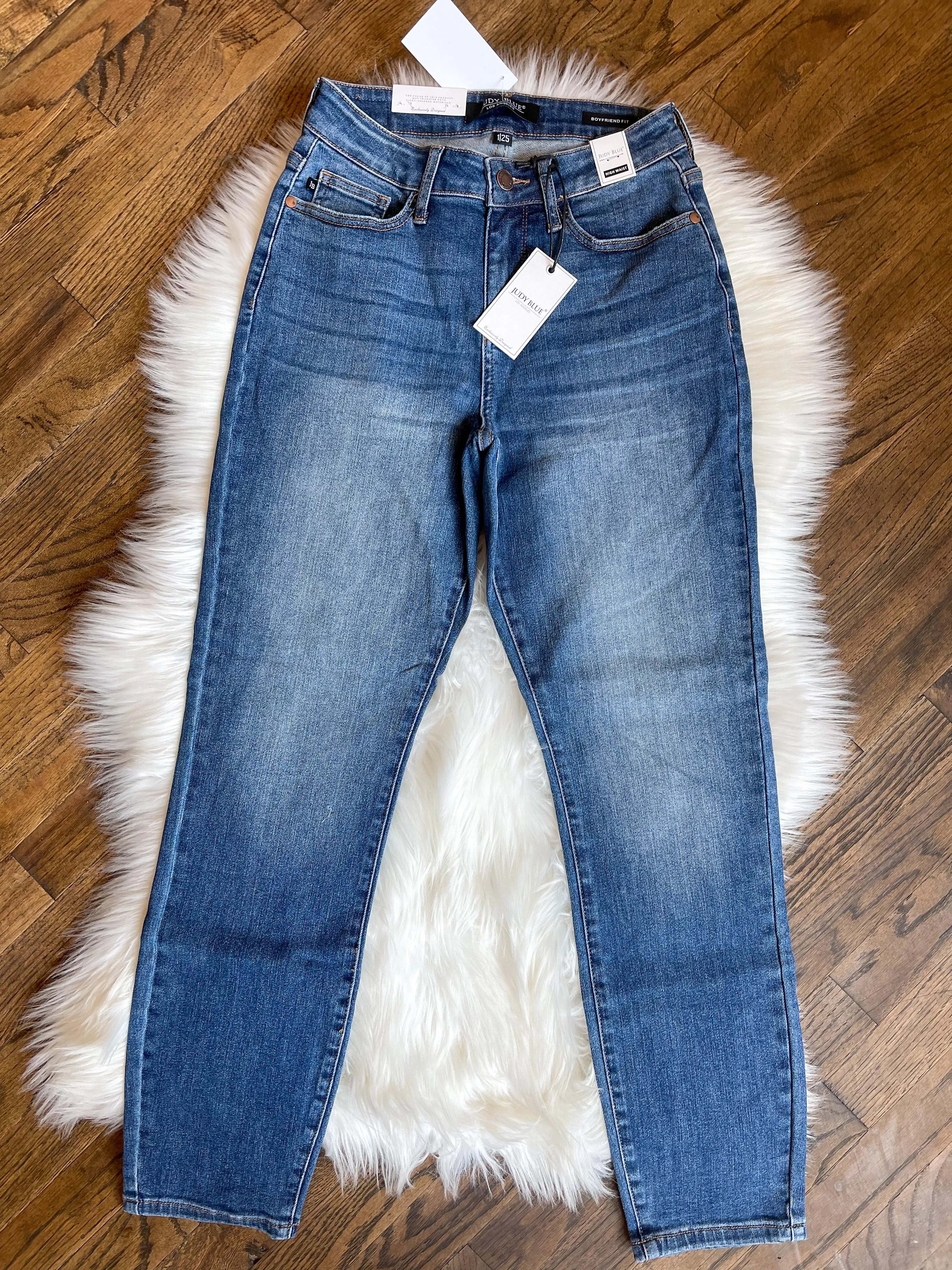 Judy Blue || Fallon High Waist Non-Distressed Boyfriend Jean