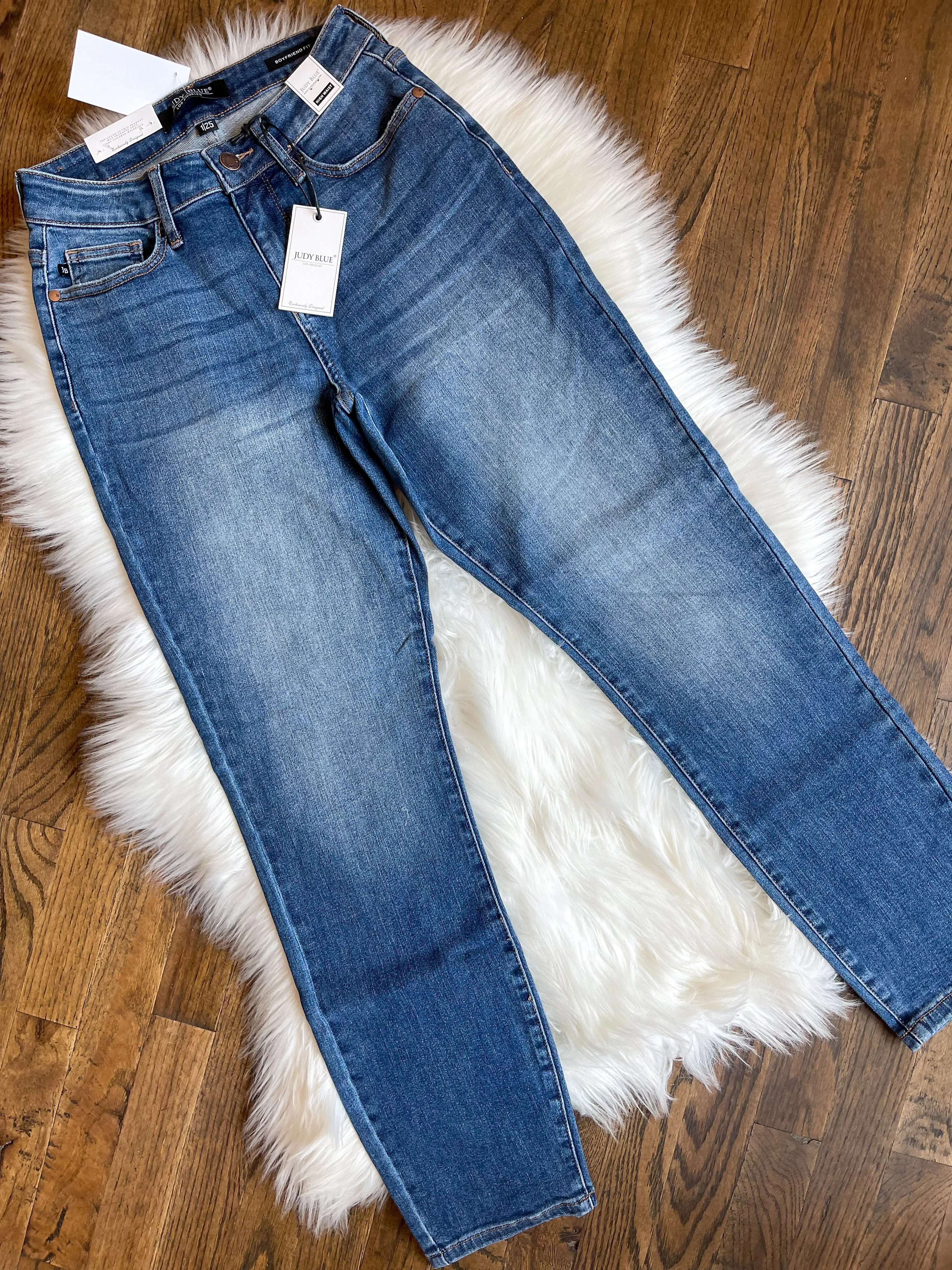 Judy Blue || Fallon High Waist Non-Distressed Boyfriend Jean