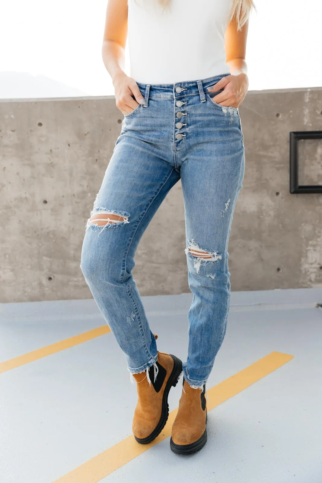 JUDY BLUE The Traveler Button Fly Denim