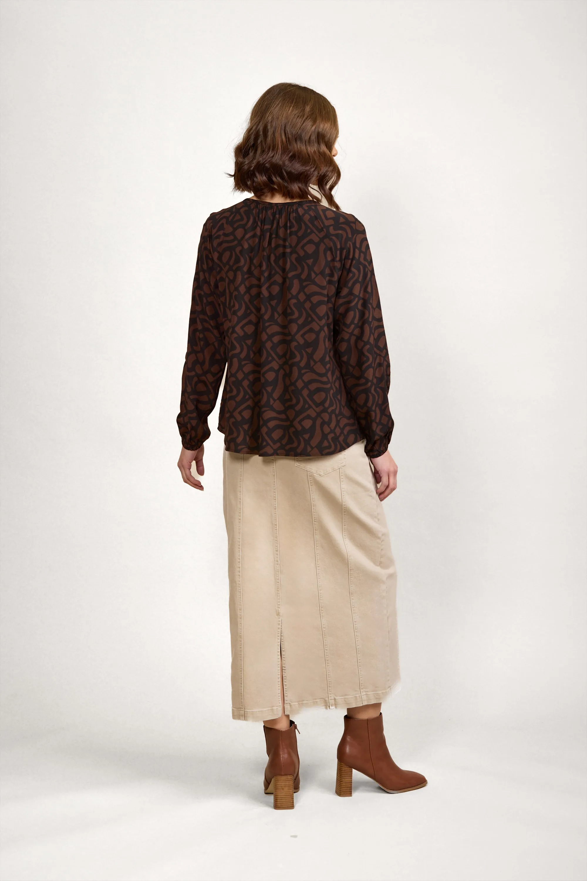 Knewe Label - Story Top