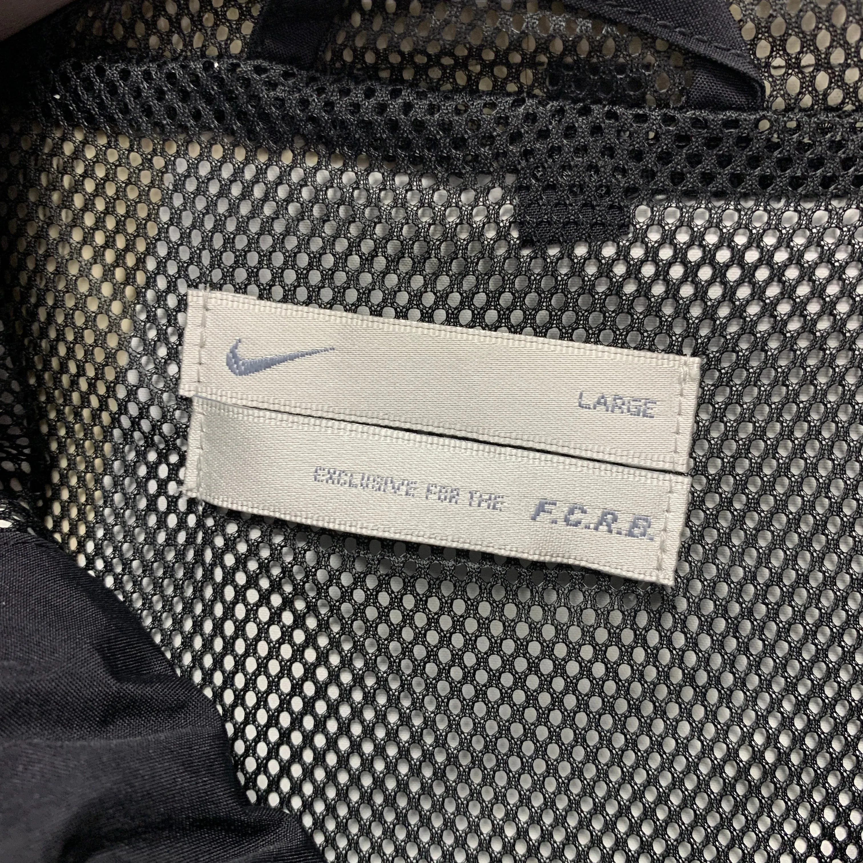 [L] Nike FCRB Fragment Visvim FIL Honeyee Hooded Nylon Jacket