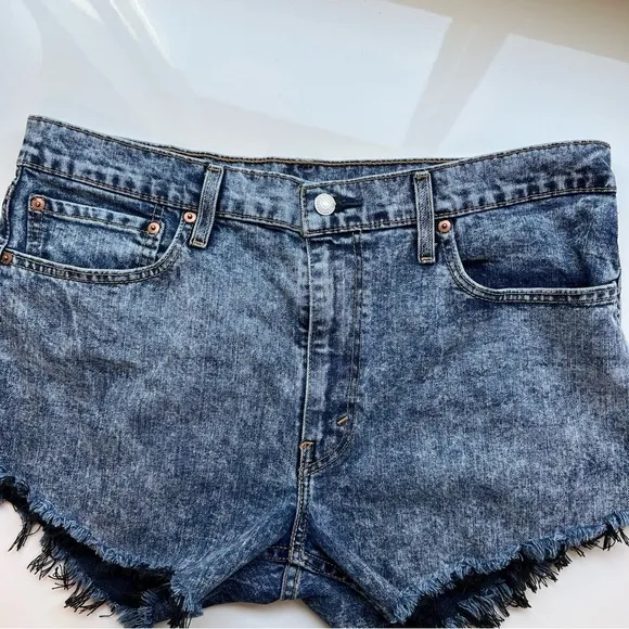 Levi's 512 Vintage High Waisted Distressed RawHem Acid Wash Denim Shorts- Sz 14