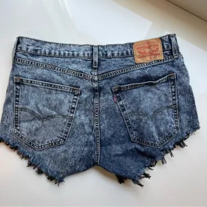 Levi's 512 Vintage High Waisted Distressed RawHem Acid Wash Denim Shorts- Sz 14