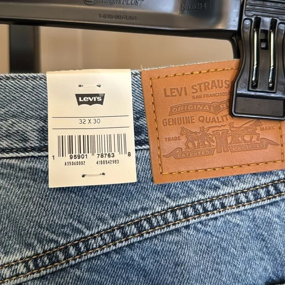 LEVIS 80s Mom Jeans size 32x30