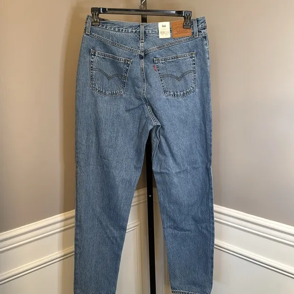 LEVIS 80s Mom Jeans size 32x30