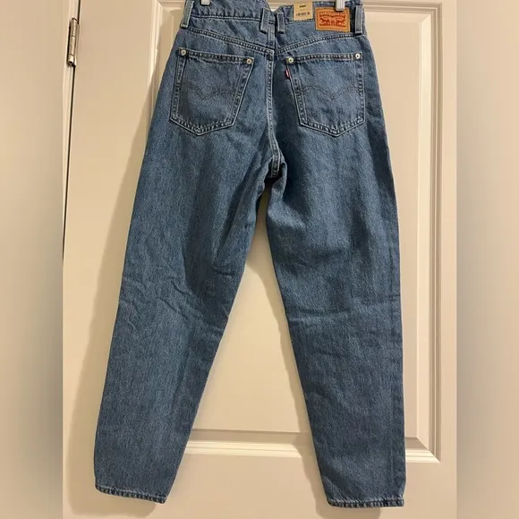 Levi’s High Waisted Mom Denim Jeans Button Fly Women’s Size 28