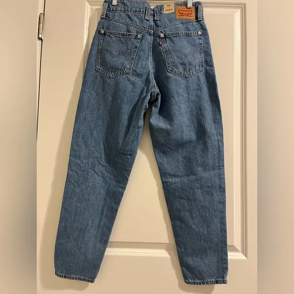 Levi’s High Waisted Mom Denim Jeans Button Fly Women’s Size 28
