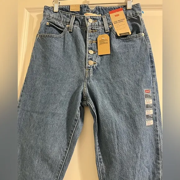 Levi’s High Waisted Mom Denim Jeans Button Fly Women’s Size 28