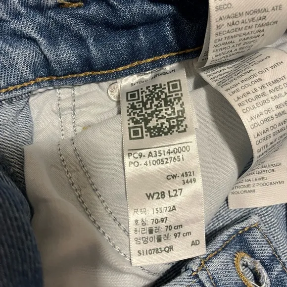 Levi’s High Waisted Mom Denim Jeans Button Fly Women’s Size 28