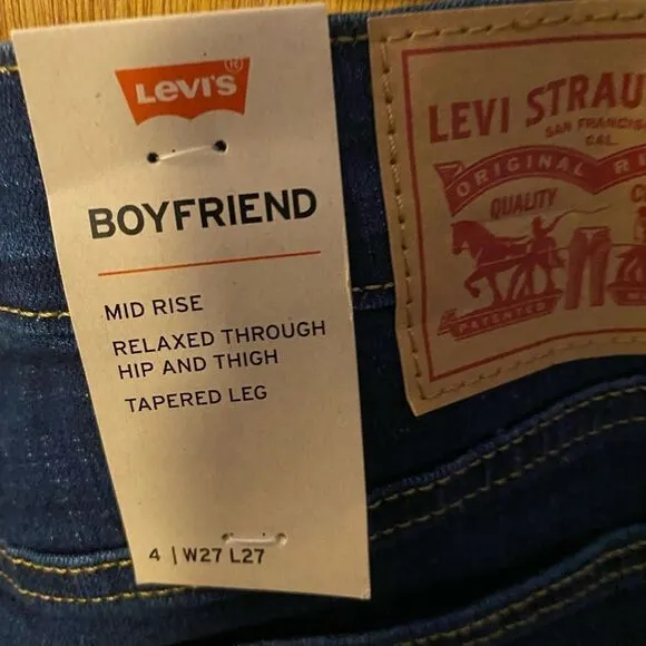 𝅺LEVI’S stratus boy friend jeans